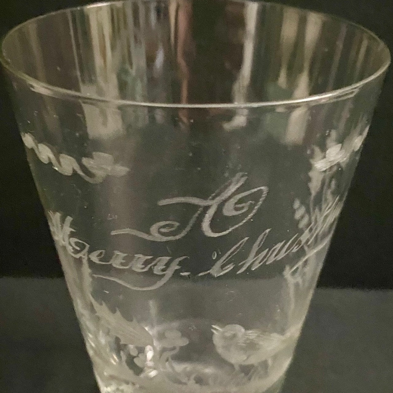 A Merry Christmas – Gorgeous Victorian Etched Christmas Pint Glass