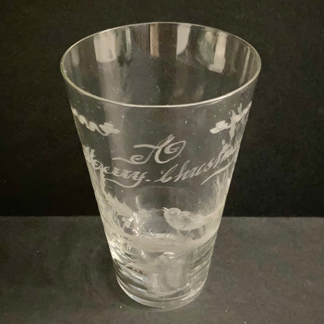 A Merry Christmas – Gorgeous Victorian Etched Christmas Pint Glass