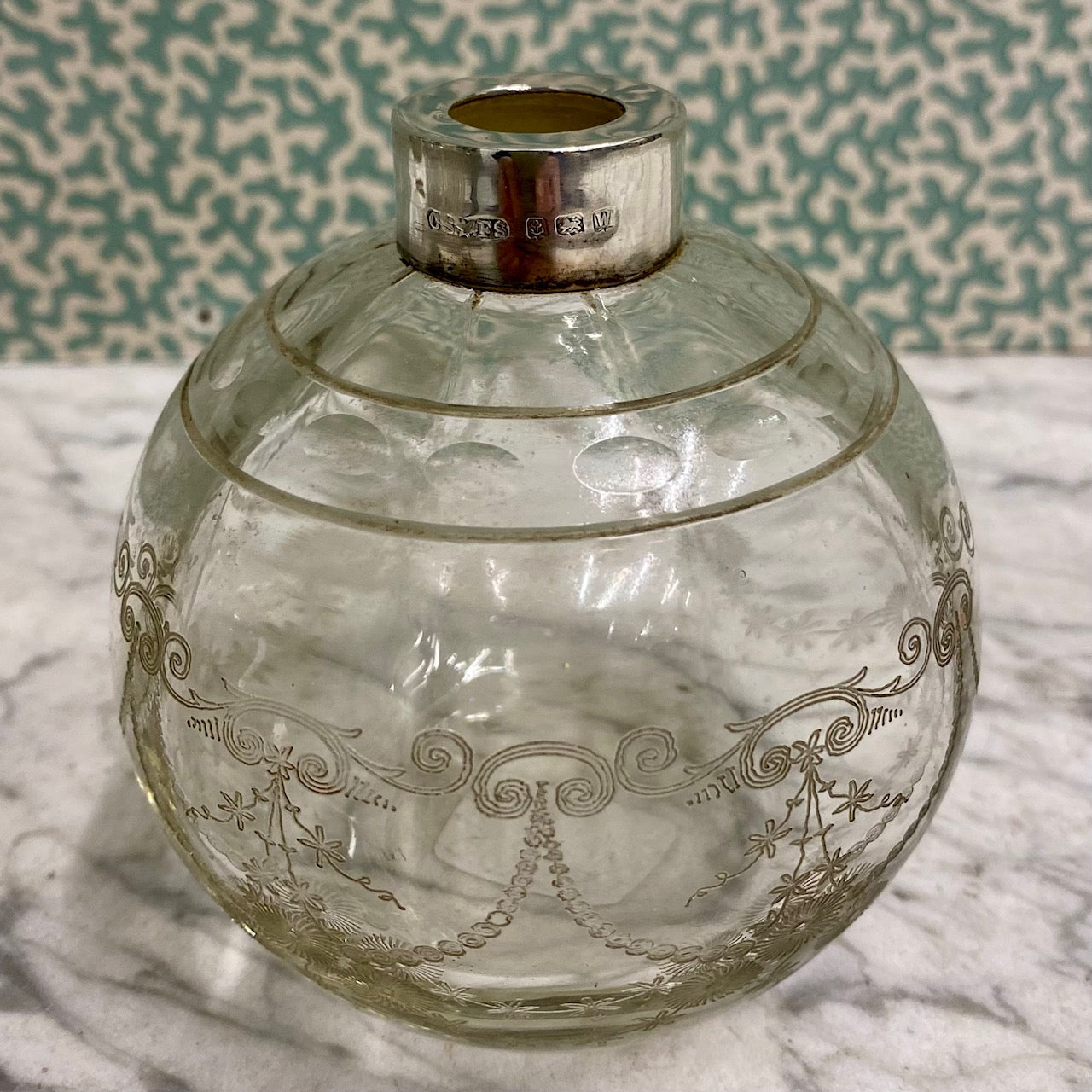 Larger Pretty Etched with Delicate Swags and Flowers Diffuser