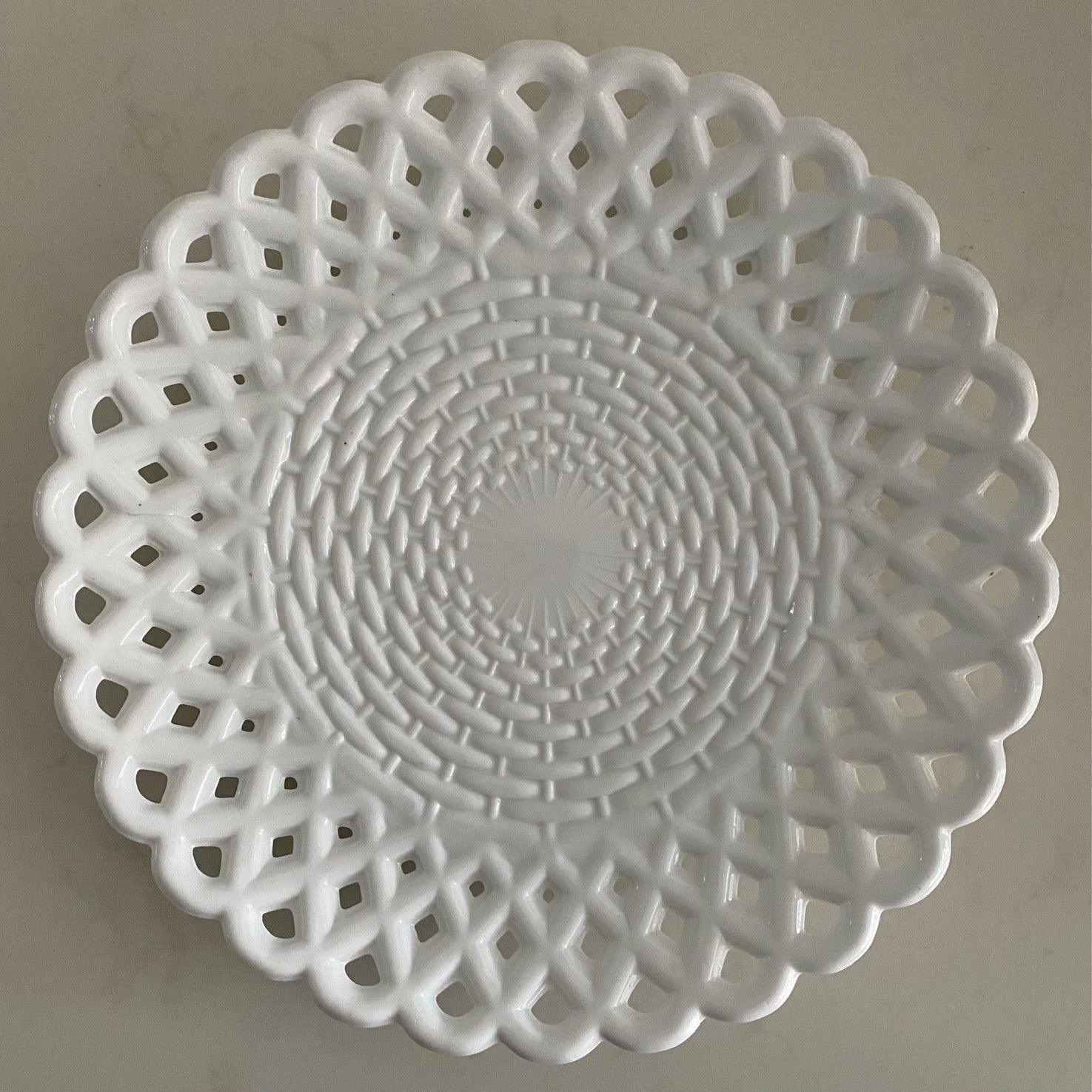 SET 14 ANTIQUE SOWERBY MILK GLASS LATTICE SIDE PLATES V23