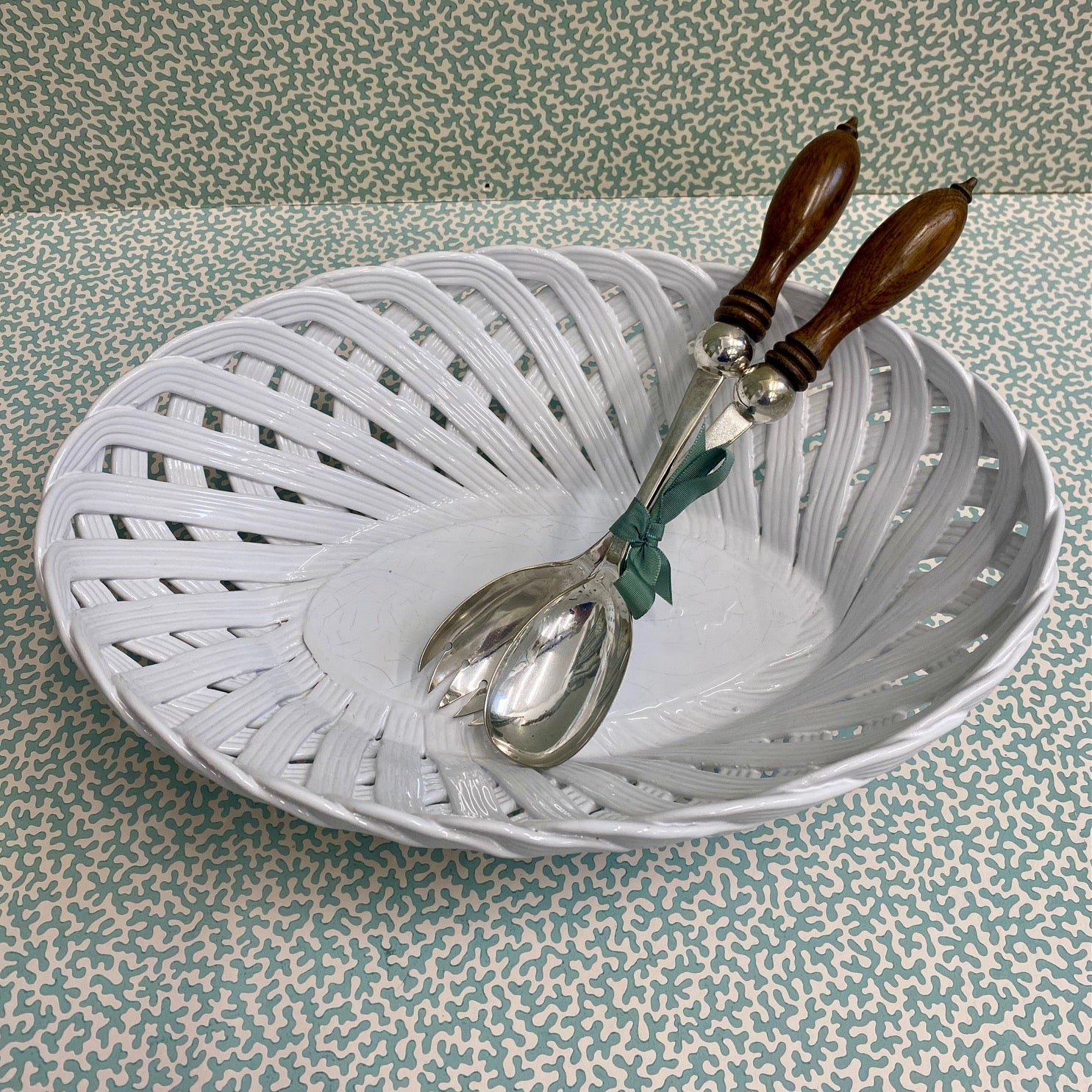 Large Vintage White Oval Lattice Bowl C120