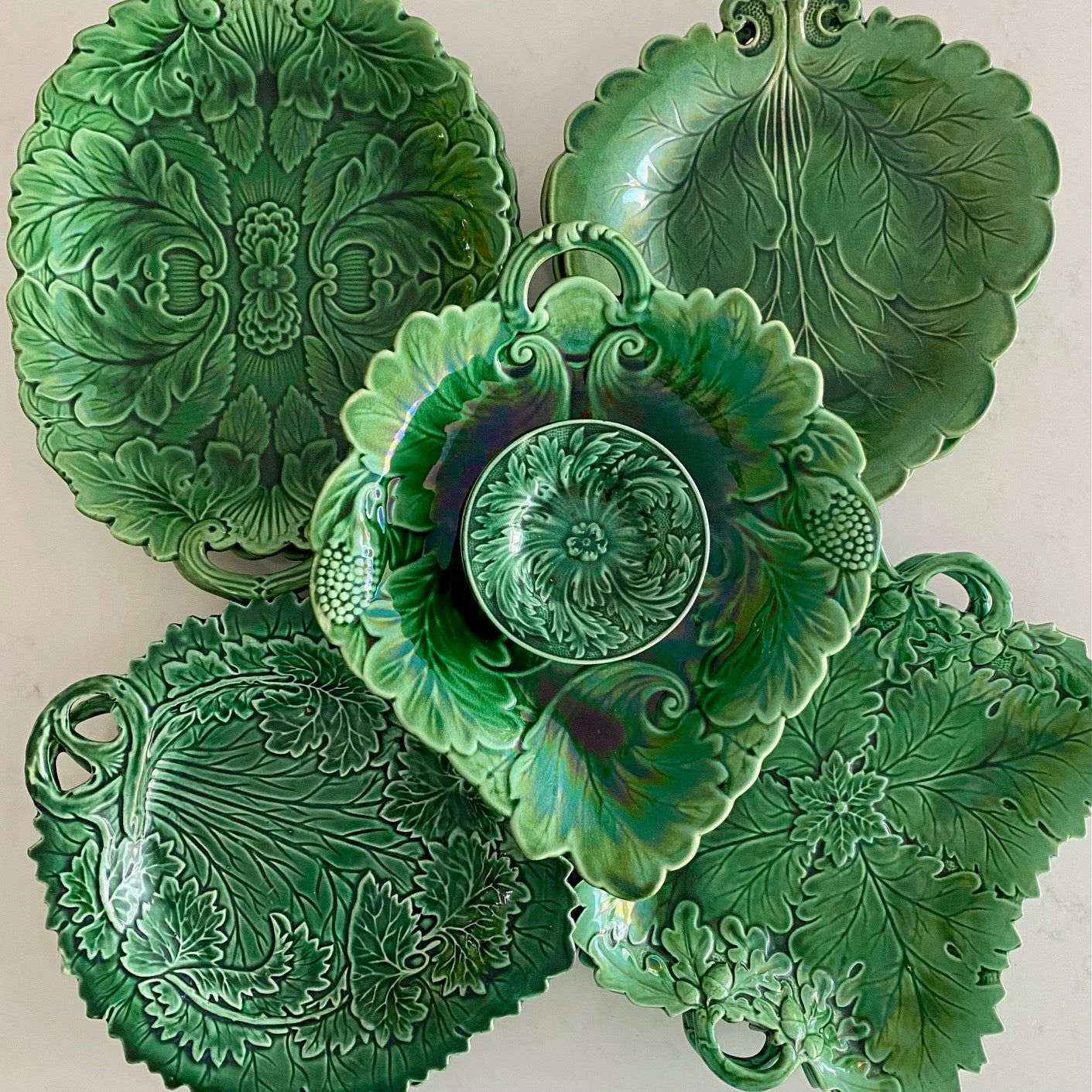 ANTIQUE GREEN LEAF DISPLAY
