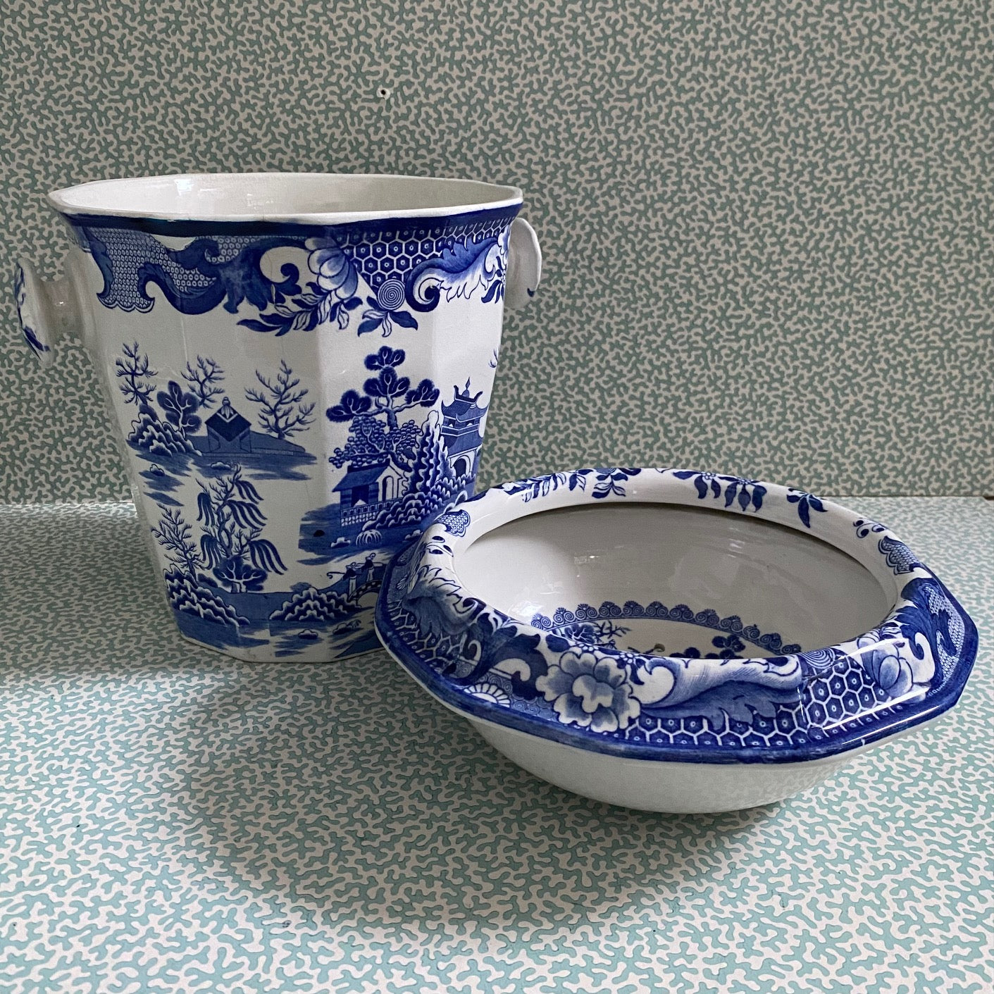 Masons Willow Pattern Blue & White Large Slop Bucket Y82