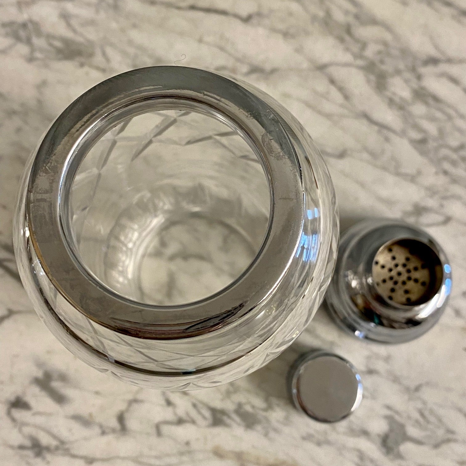 Z11 VINTAGE EXTRA LARGE CUT GLASS & CHROME COCKTAIL SHAKER