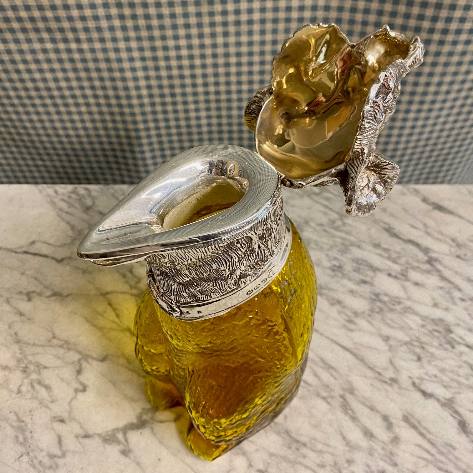 T97 NOVELTY YELLOW GLASS & SILVER PLATED BEAR DECANTER