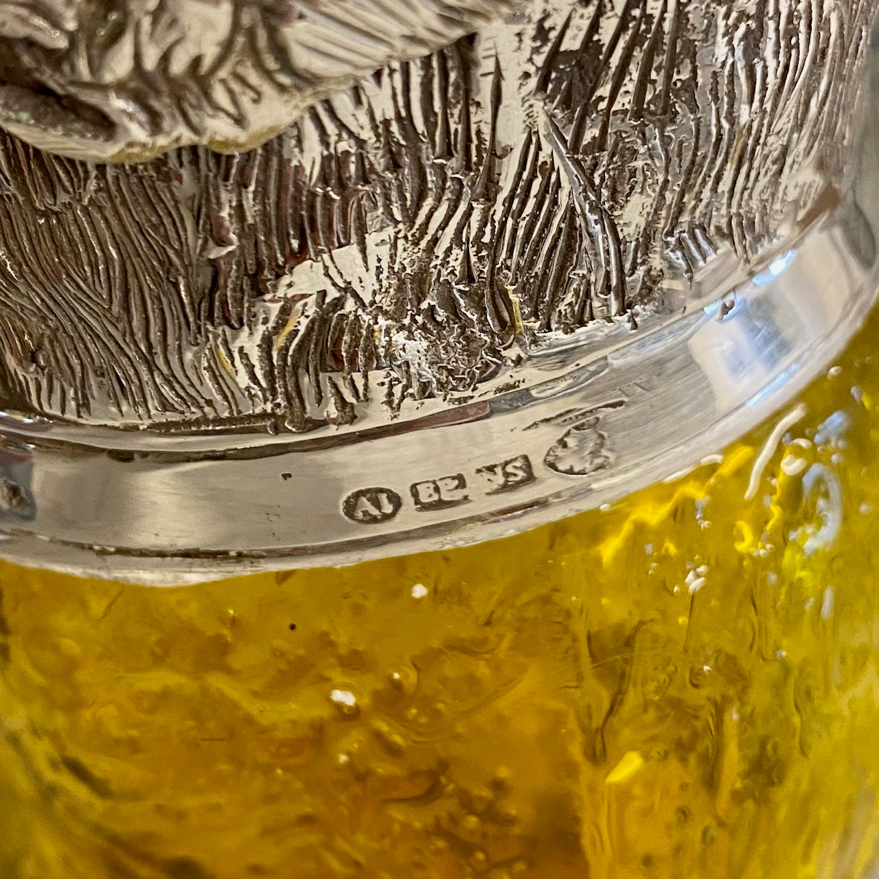 T97 NOVELTY YELLOW GLASS & SILVER PLATED BEAR DECANTER