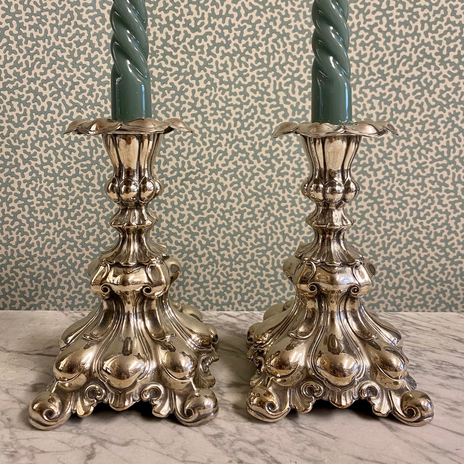 U53 PAIR STUNNING ANTIQUE ORNATE SILVER PLATED CANDLESTICKS