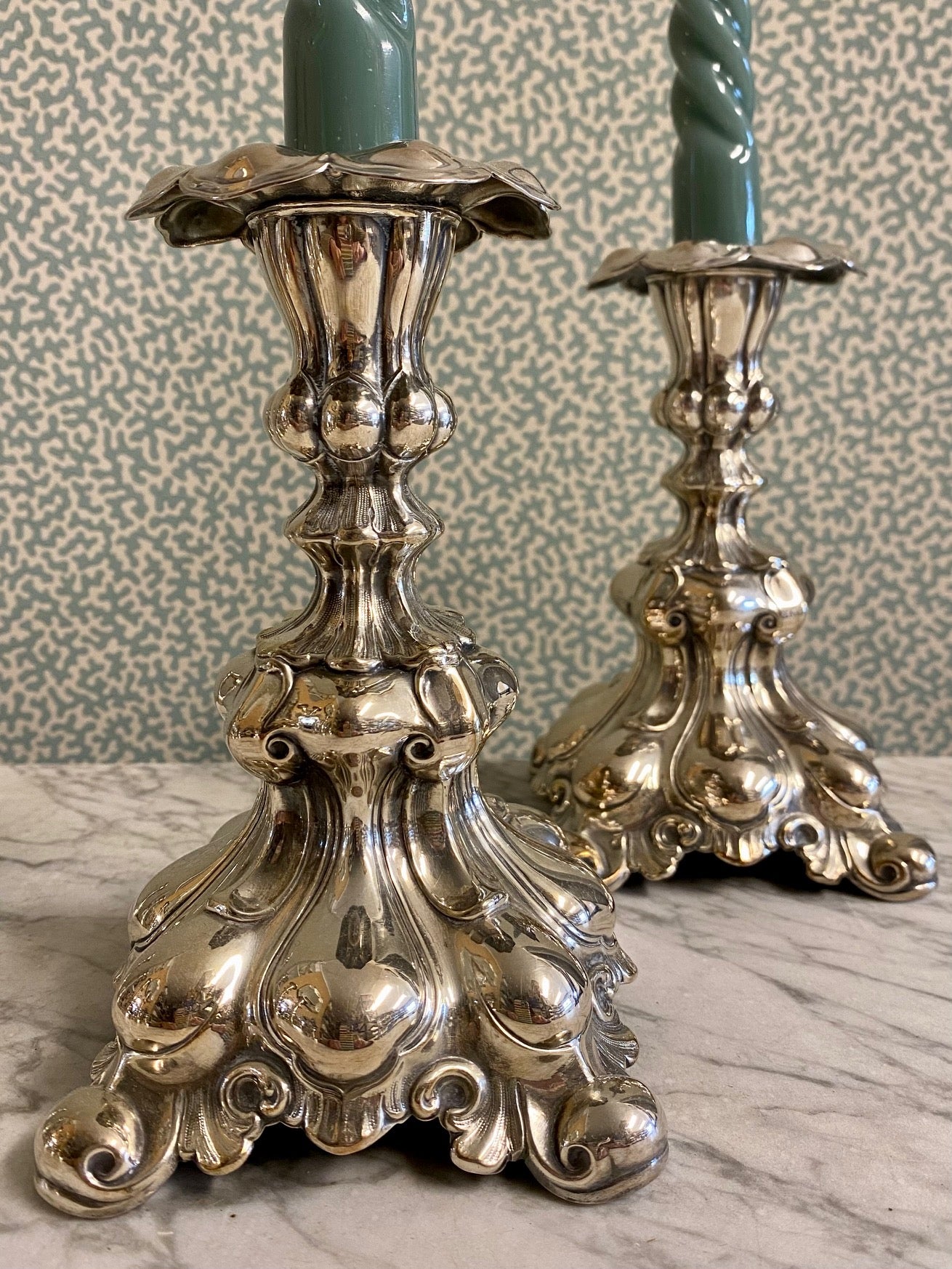 U53 PAIR STUNNING ANTIQUE ORNATE SILVER PLATED CANDLESTICKS