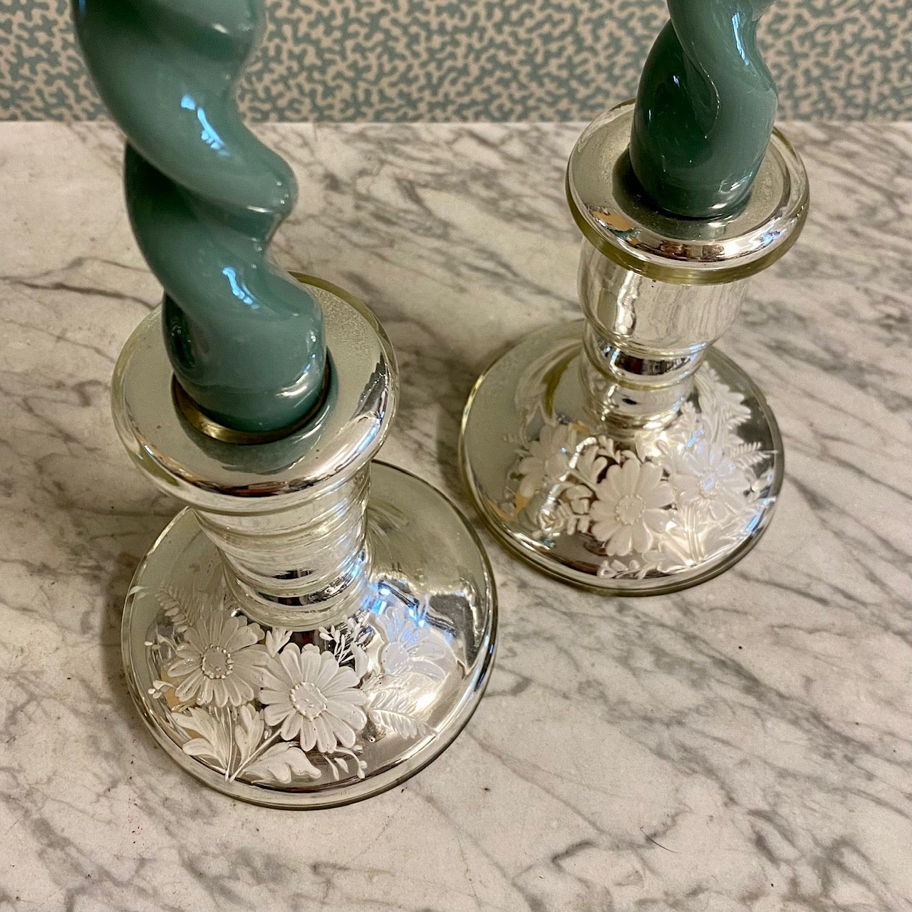 T50 PAIR RARE ANTIQUE MERCURY GLASS WHITE FLOWER LOW CANDLESTICKS
