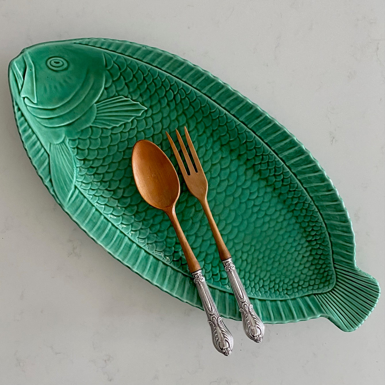 S35 LARGE VINTAGE 1930’S FRENCH MAJOLICA GREEN FISH PLATTER