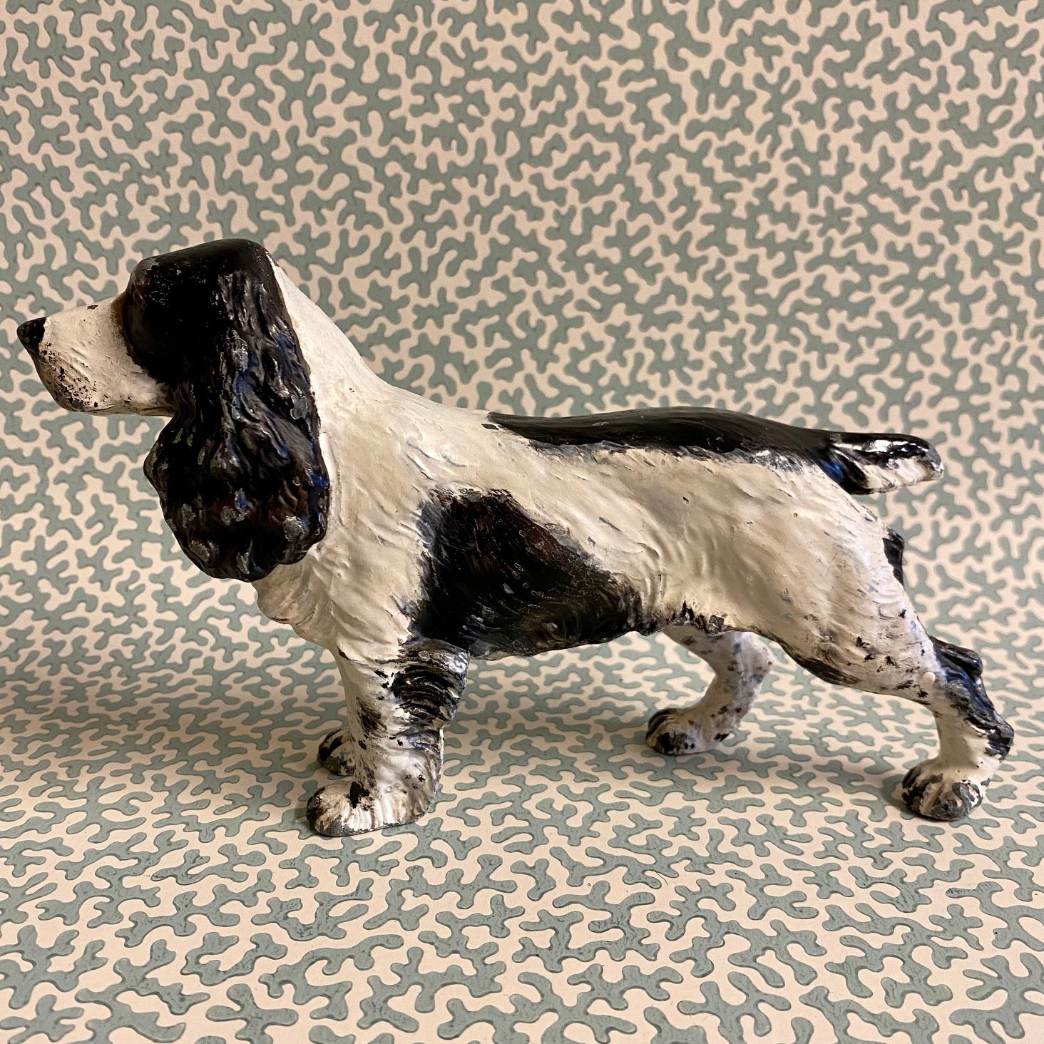 Y48 ANTIQUE HAND PAINTED METAL BLACK & WHITE SPANIEL FIGURE
