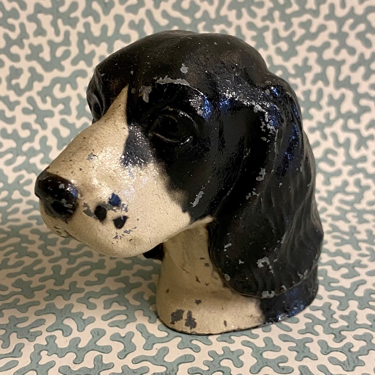 W50 VINTAGE HAND PAINTED METAL SPANIEL DOG BOTTLE OPENER