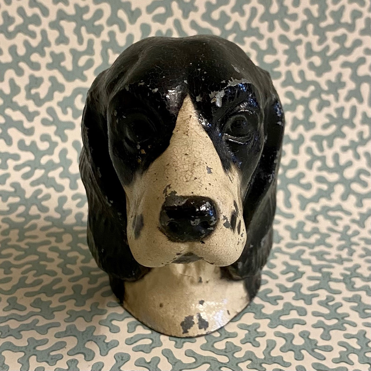 W50 VINTAGE HAND PAINTED METAL SPANIEL DOG BOTTLE OPENER