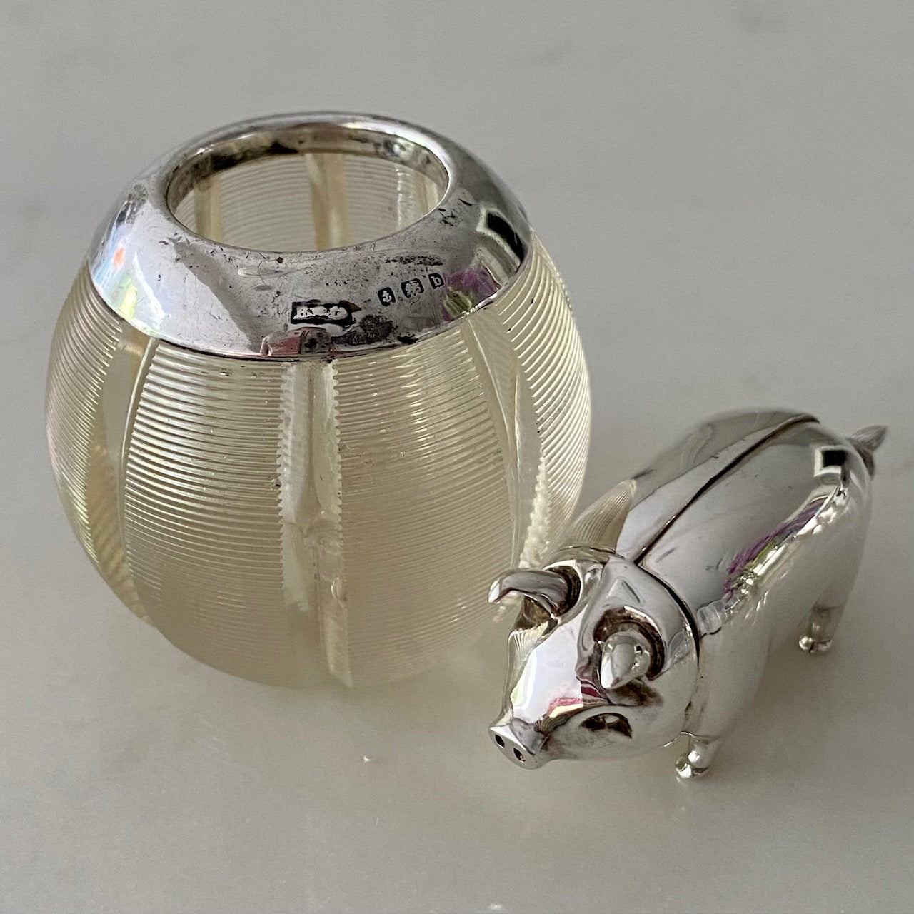 V18 SMALL STRIPED MATCHSTRIKER