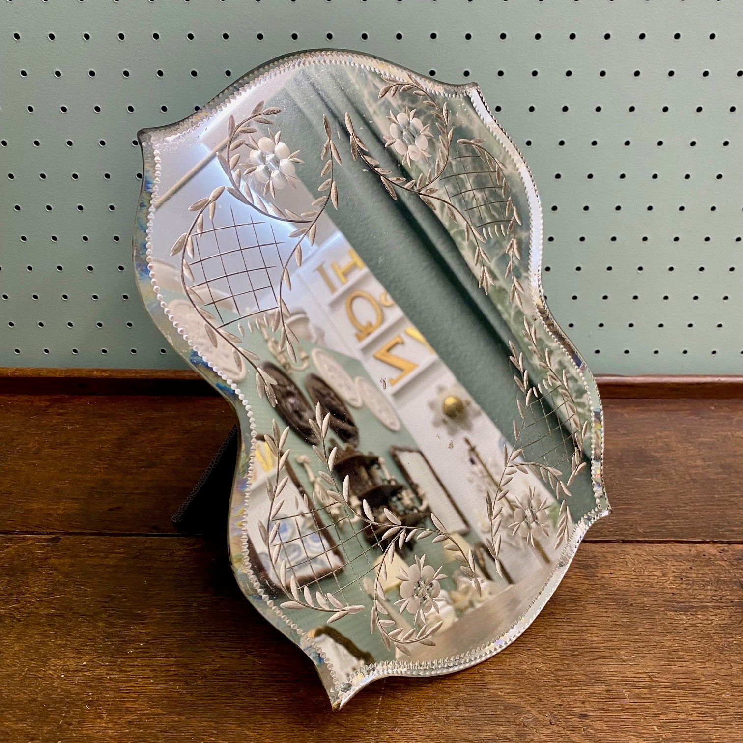 Pretty Etched Dressing Table Mirror R31