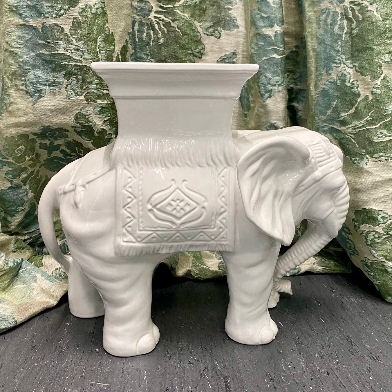 Vintage White China Elephant Jardiniere Stand H152