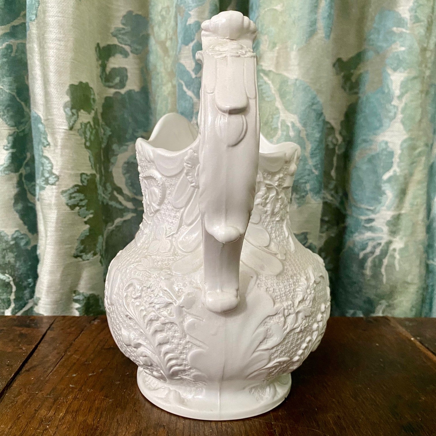 A superb Commemorative Queen Victoria Jug A159
