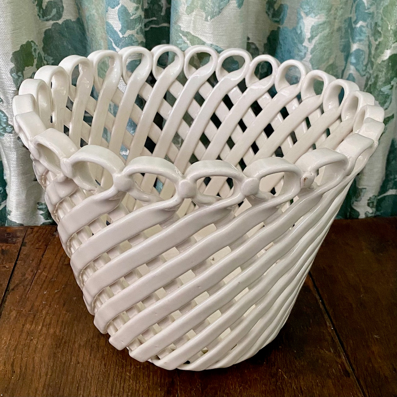 Large White Lattice Planter A129