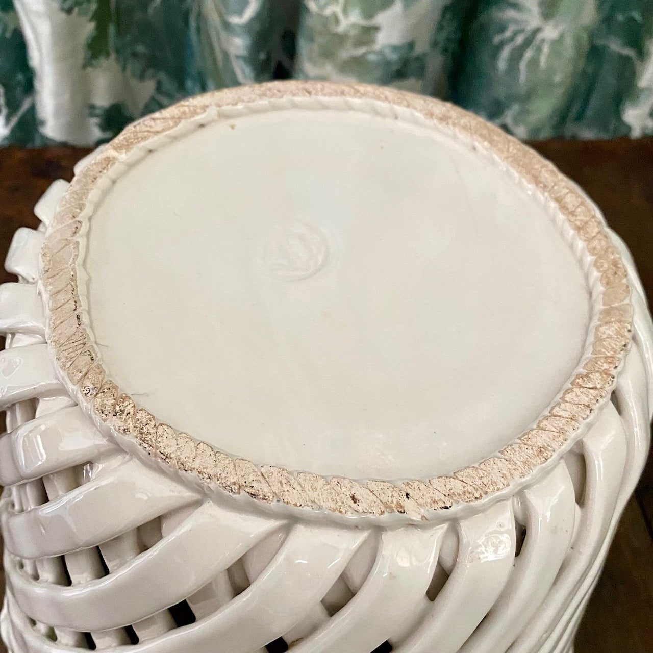 Large White Lattice Planter A129