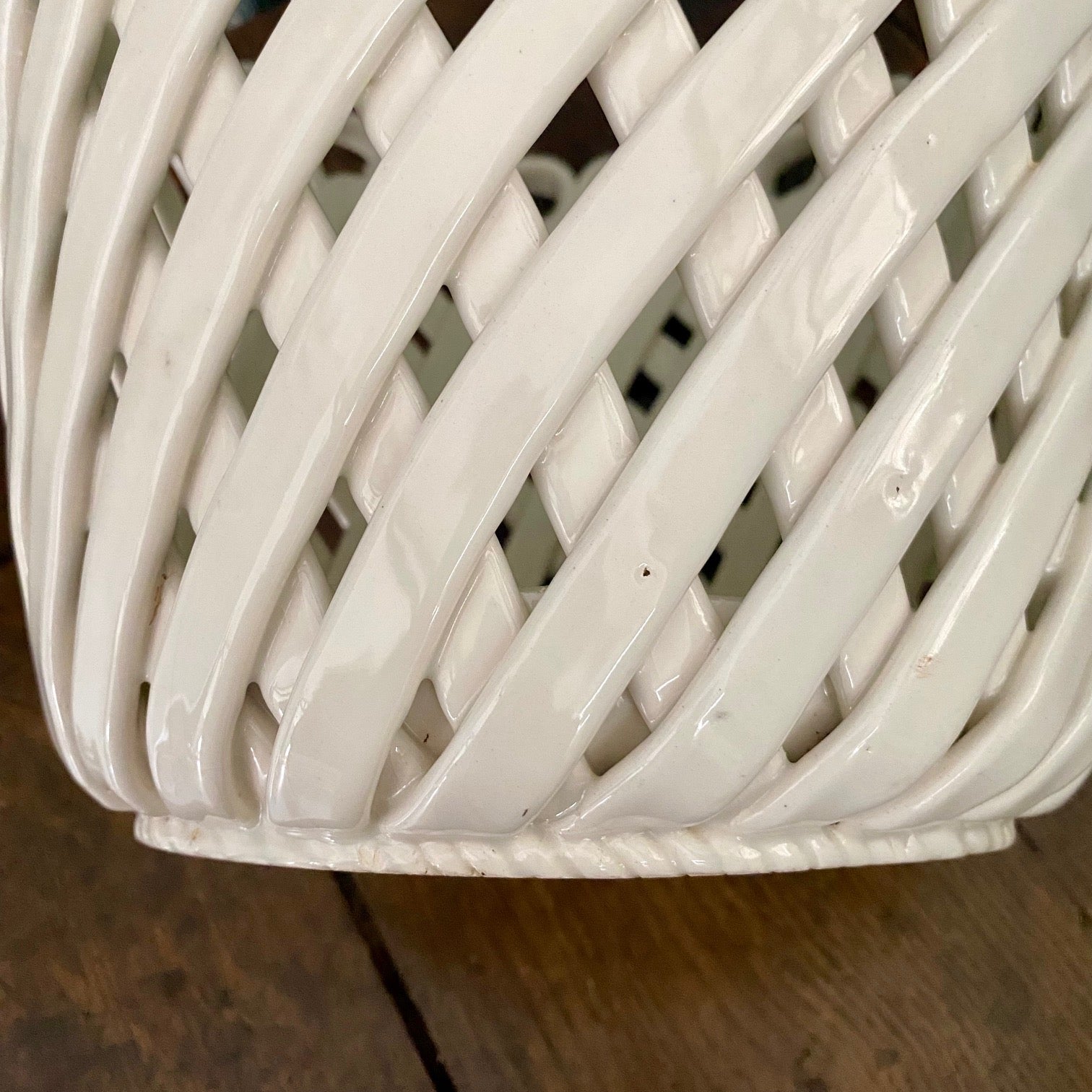 Large White Lattice Planter A129