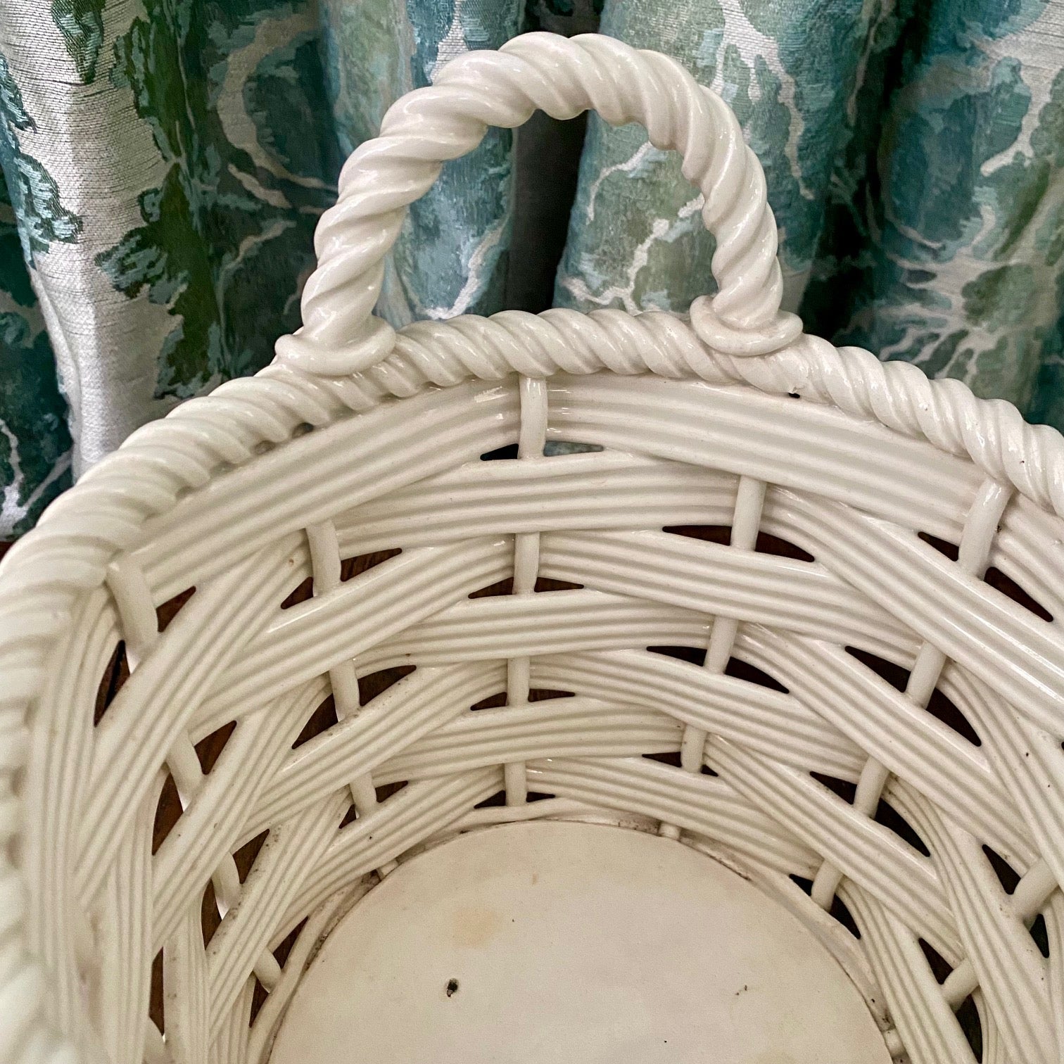 Fabulous White Basket Weave Ceramic Planter With Handles C150