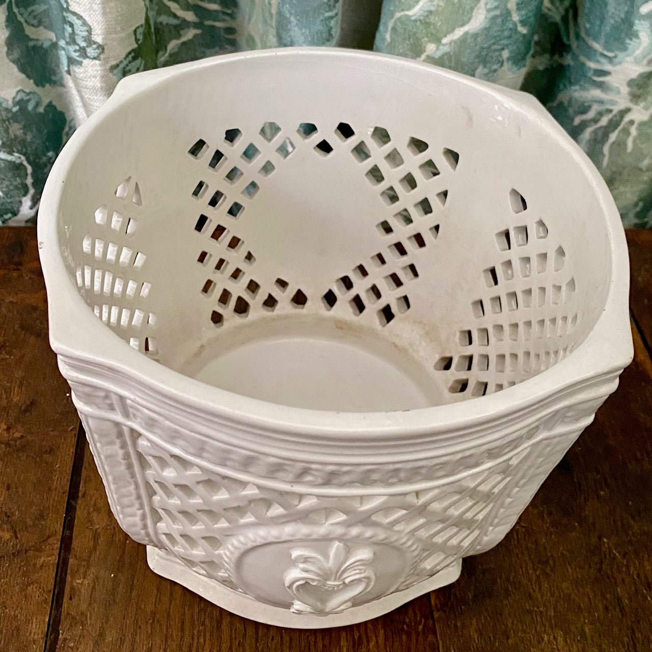 Vintage White Italian Ceramic Cachepot E133