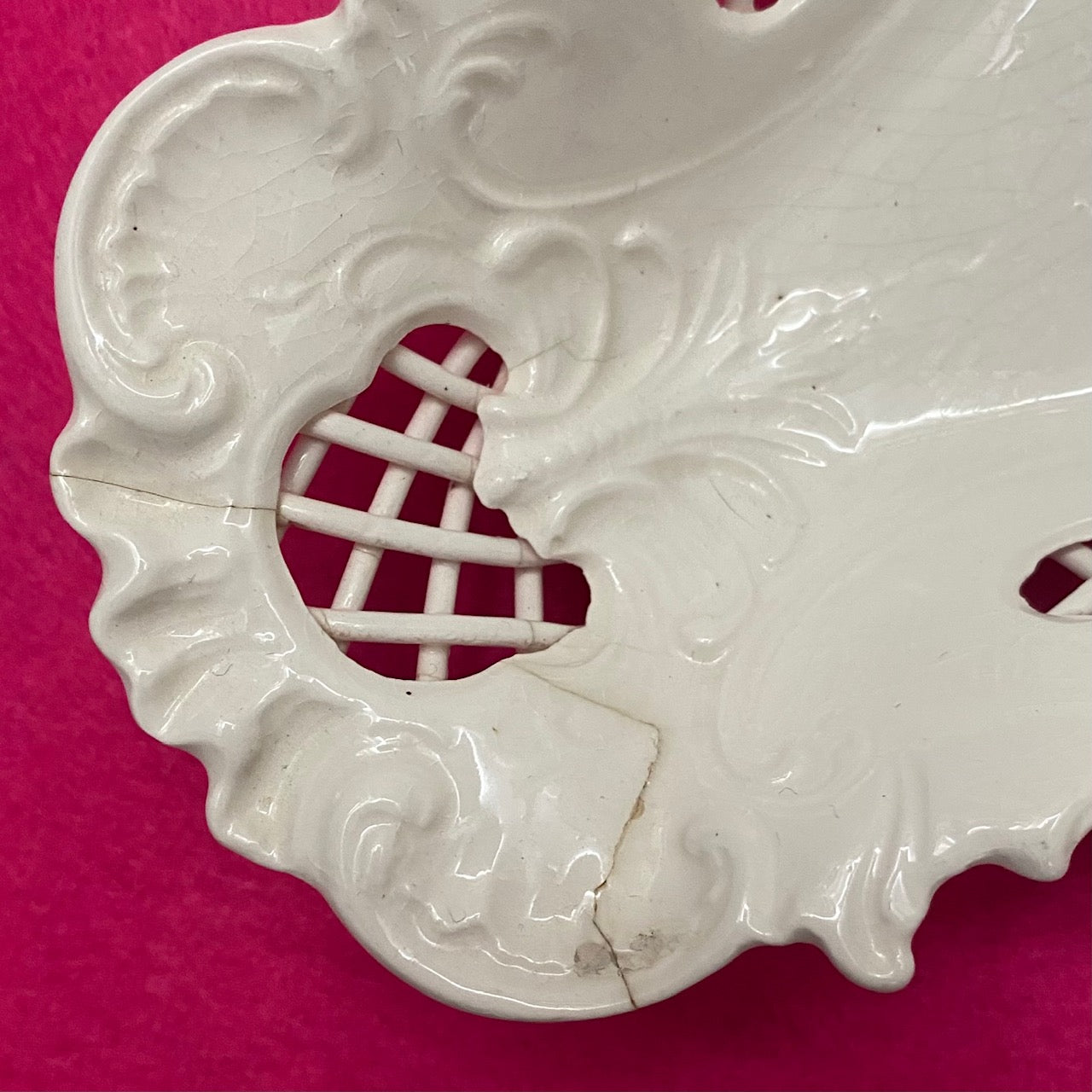 Stunning Antique Lattice Creamware Display 991