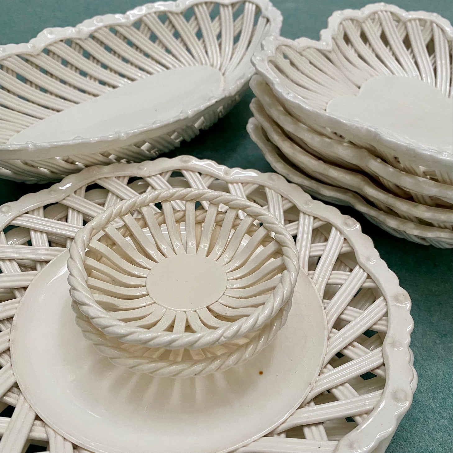 Small Lattice Creamware Display E31
