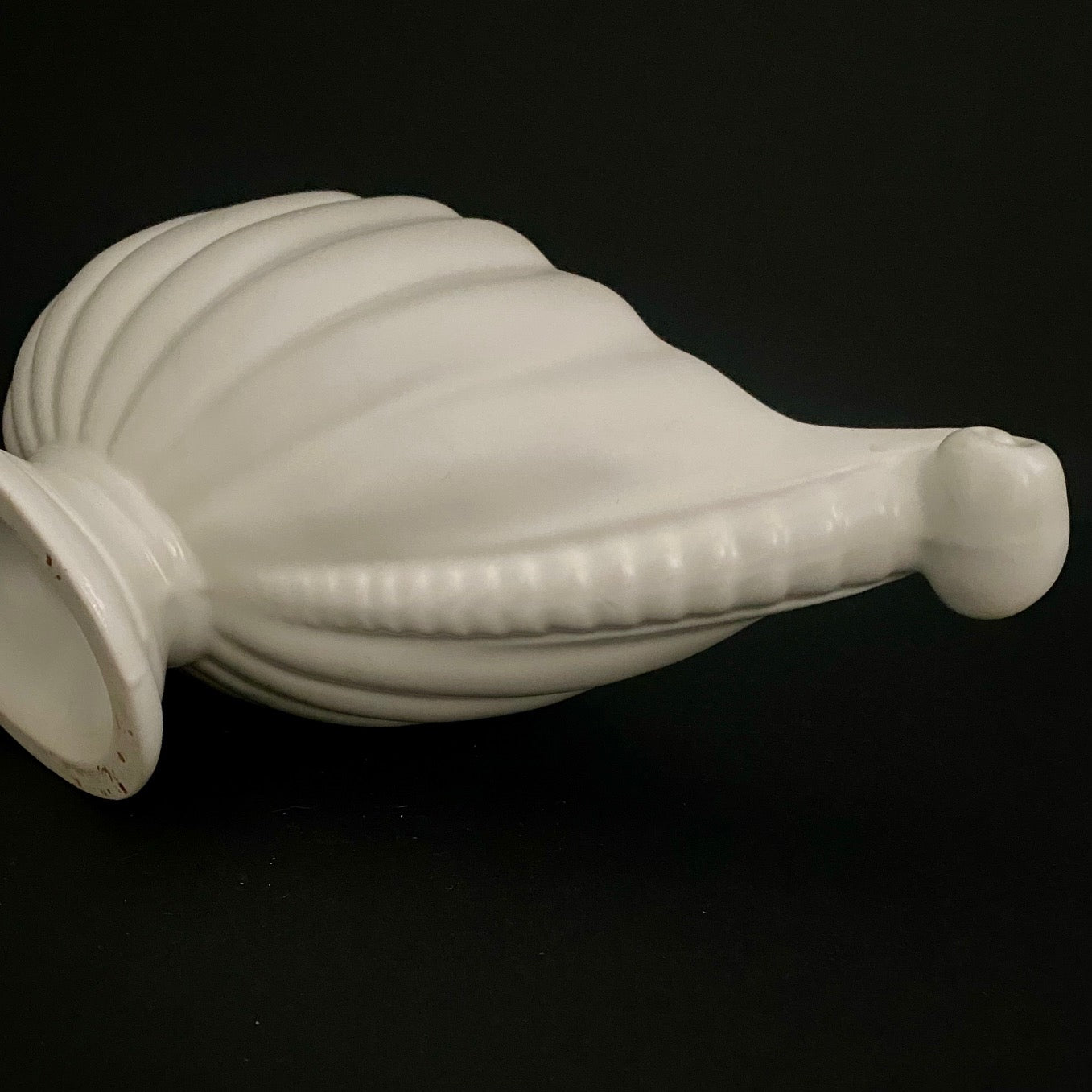 Dartmouth Medium Mantle Vase