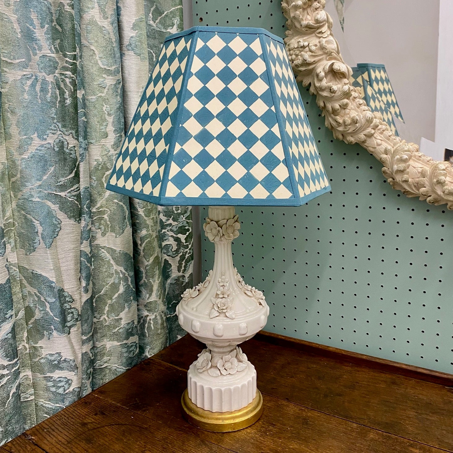 Very Pretty Casa Pupo Table Lamp with Flowers and Fluted Base