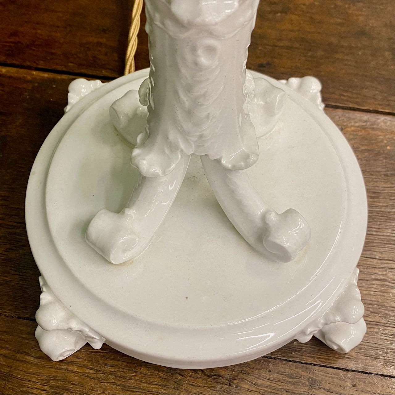 Antique White Ceramic Table Lamp