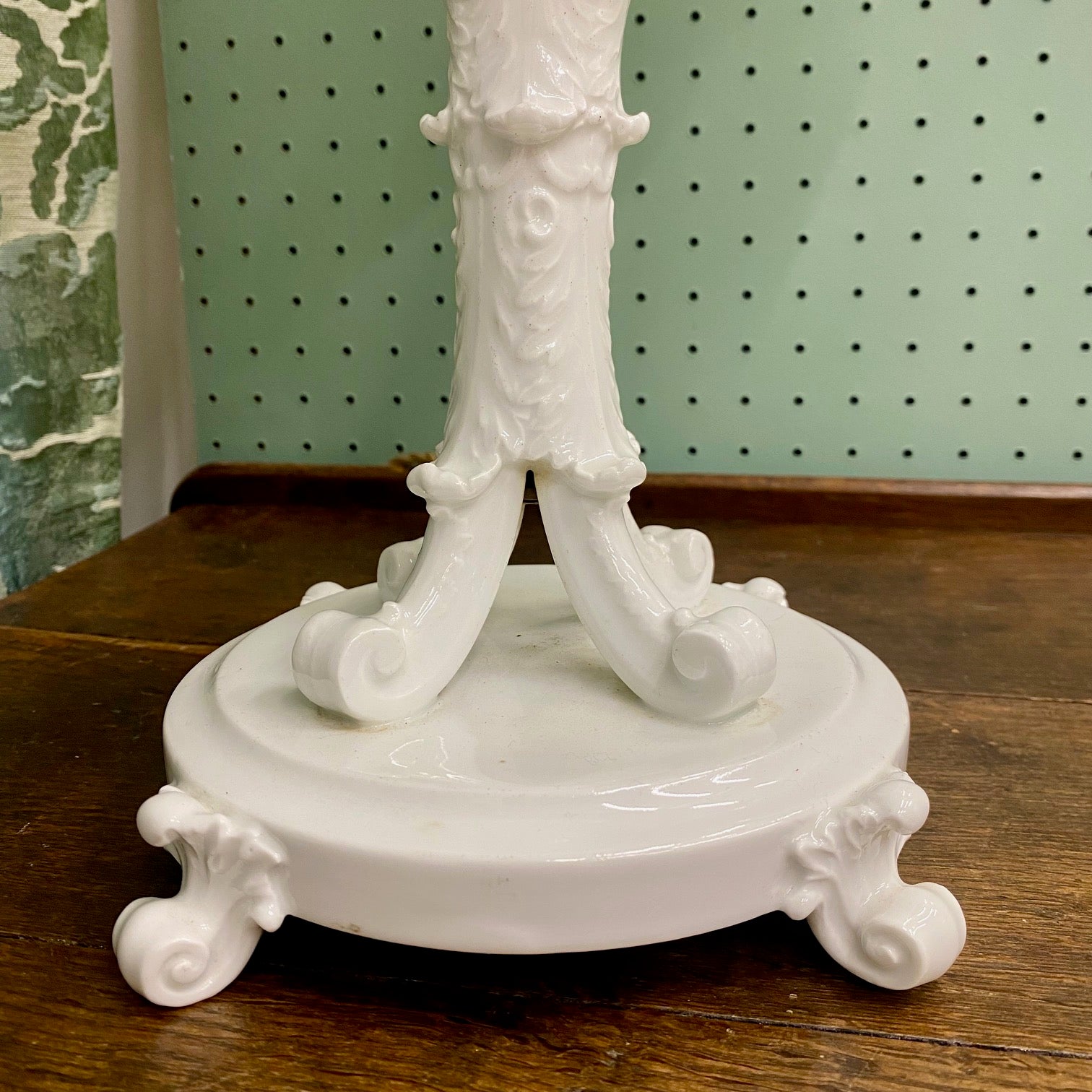 Antique White Ceramic Table Lamp