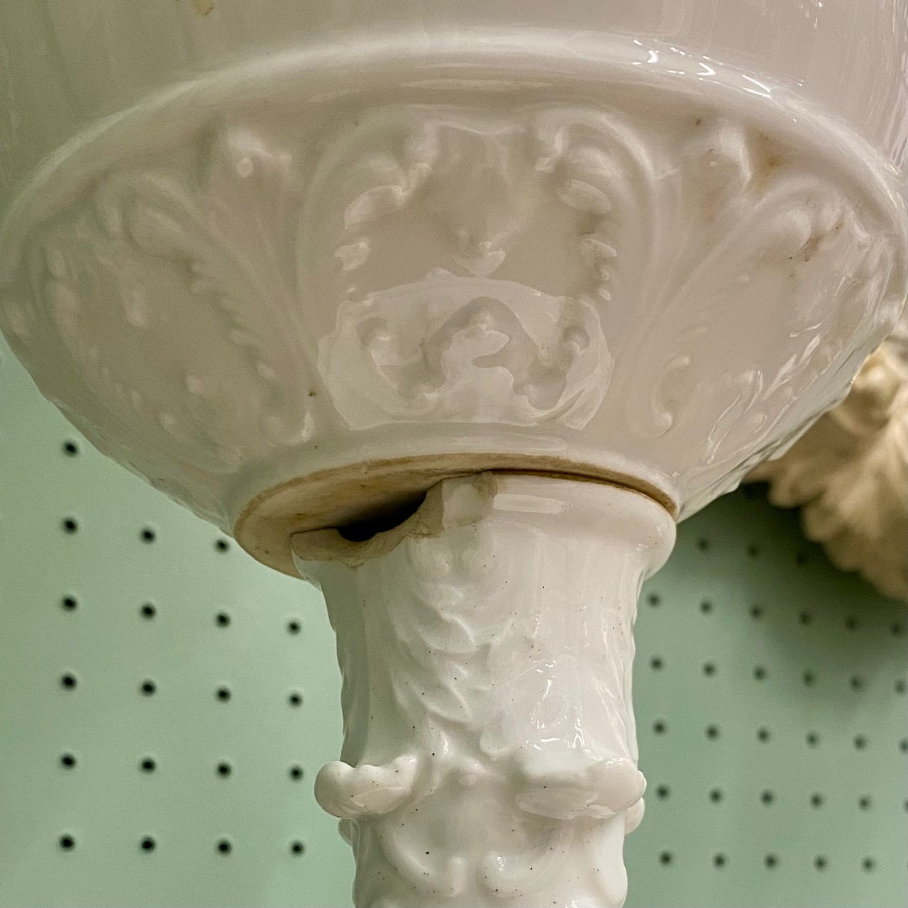 Antique White Ceramic Table Lamp