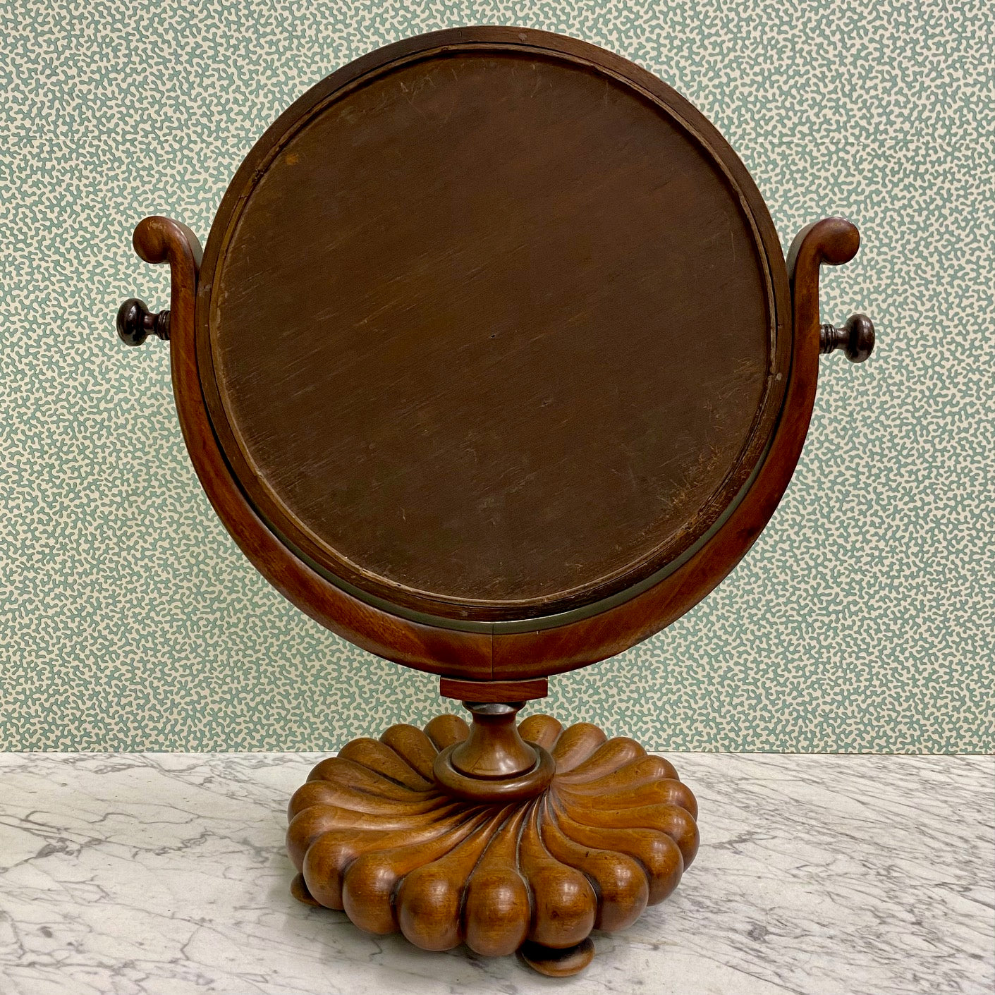 19th Century Mahogany Round Dressing Table Mirror with Gadrooned Base