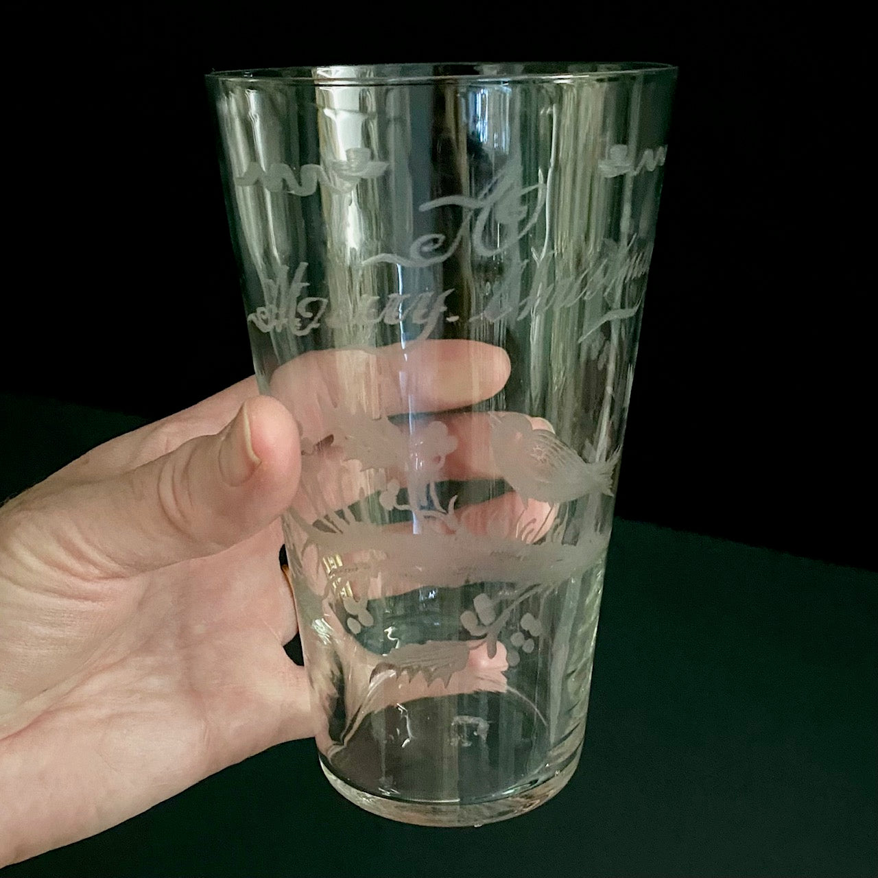 A Merry Christmas – Gorgeous Victorian Etched Christmas Pint Glass