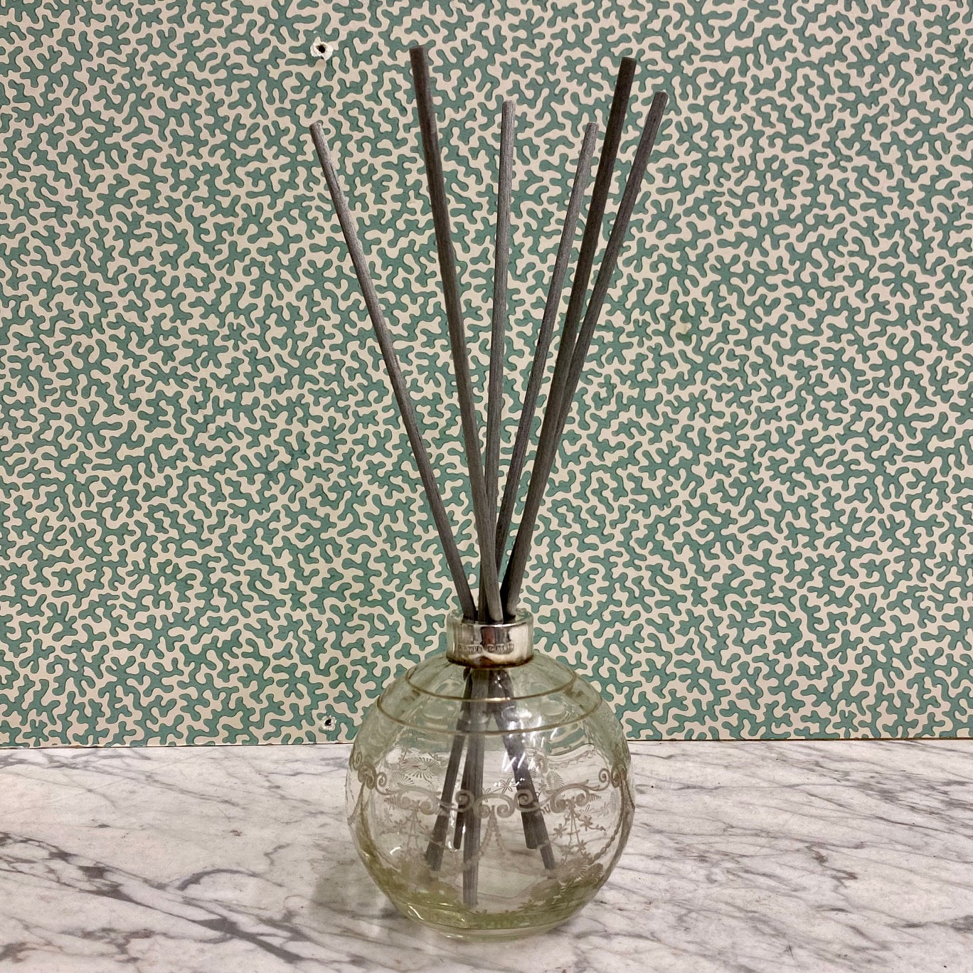 Larger Pretty Etched with Delicate Swags and Flowers Diffuser