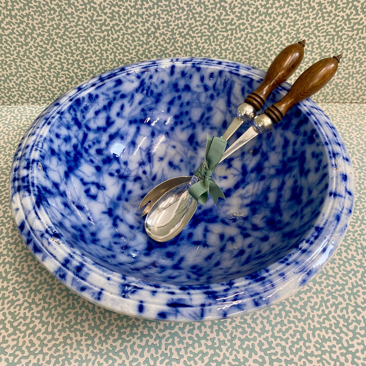 Large Victorian Blue Splatter Salad Bowl  Z33