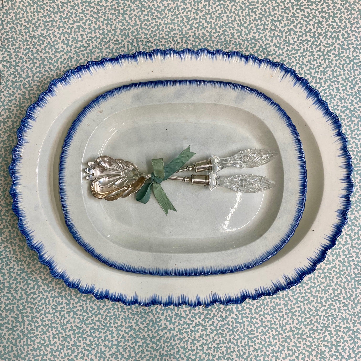 Medium Pearlware Feather Edge Serving Platter Late 18th Century  G139