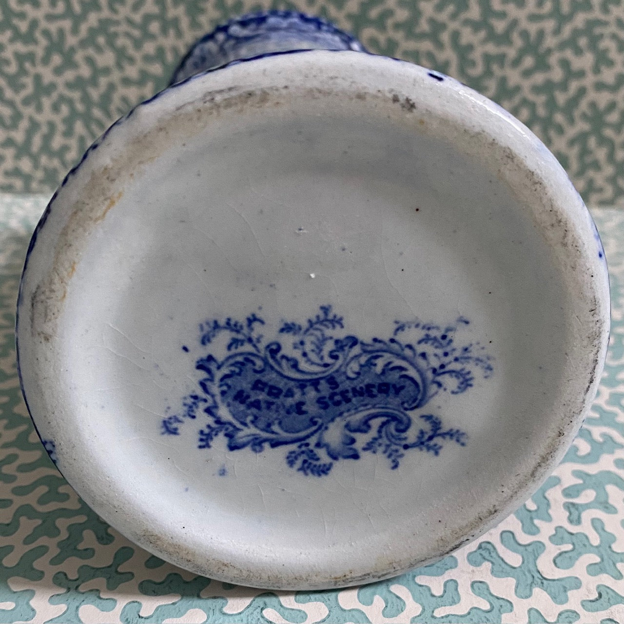 Small Pratts Blue & White Vase Native Scenery Pattern X87