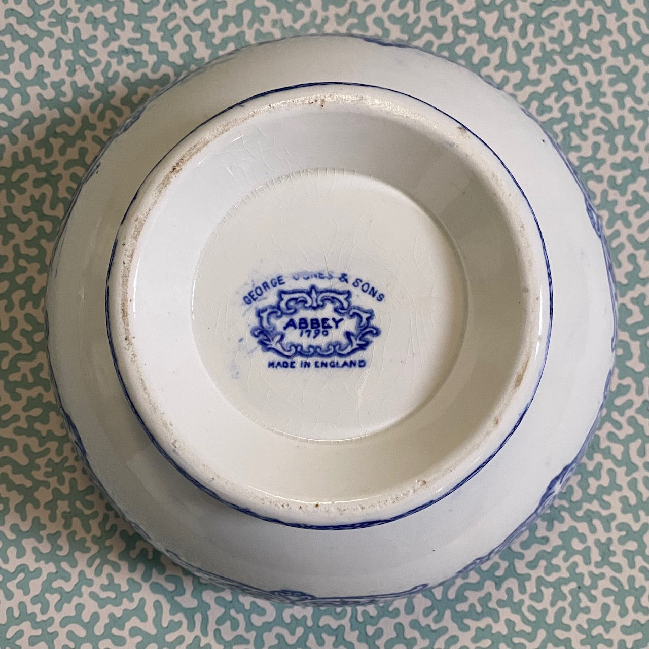 Medium Serving Bowl George Jones Abbey Pattern  A129