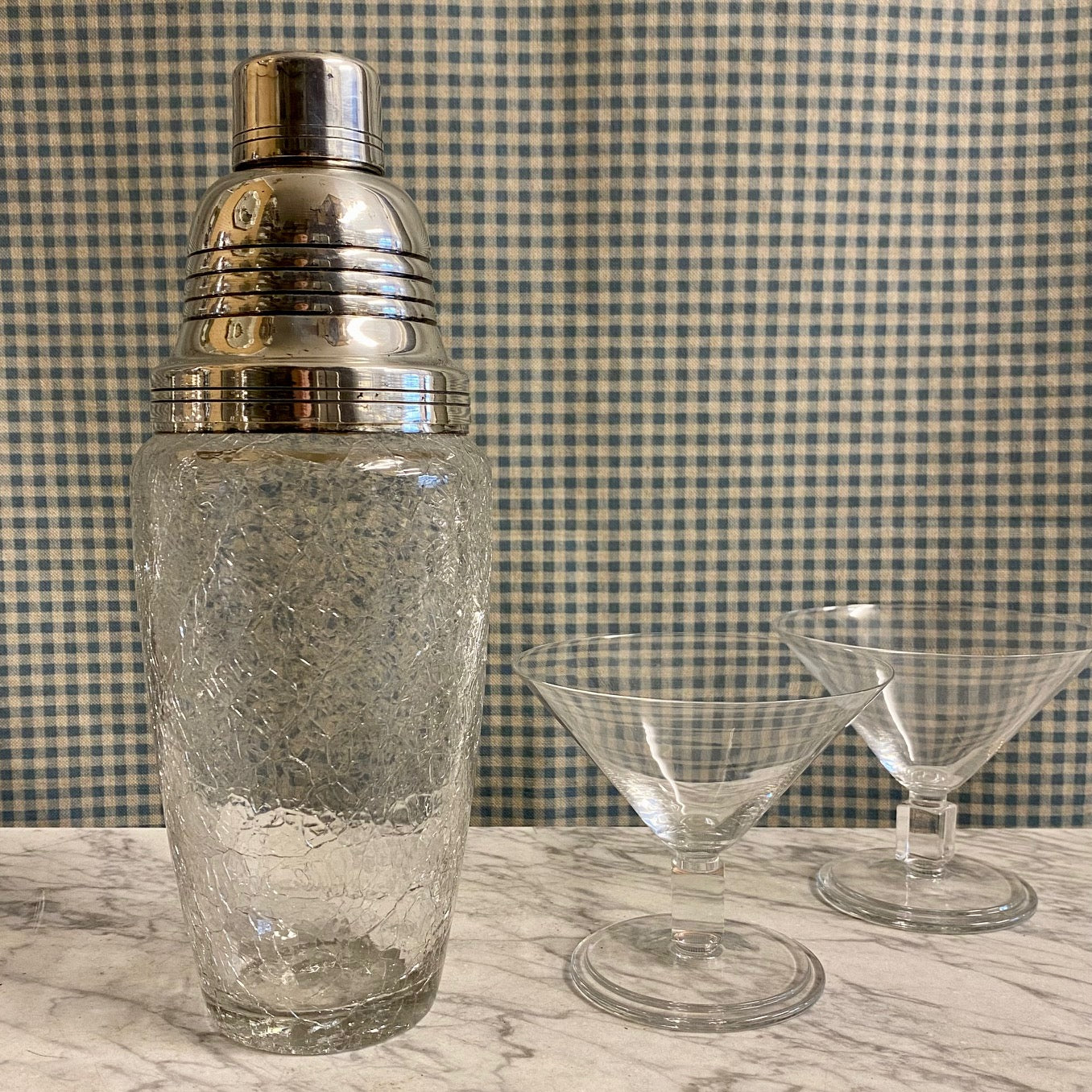U16 VINTAGE MID CENTURY CRACKLED GLASS SILVER PLATED COCKTAIL SHAKER