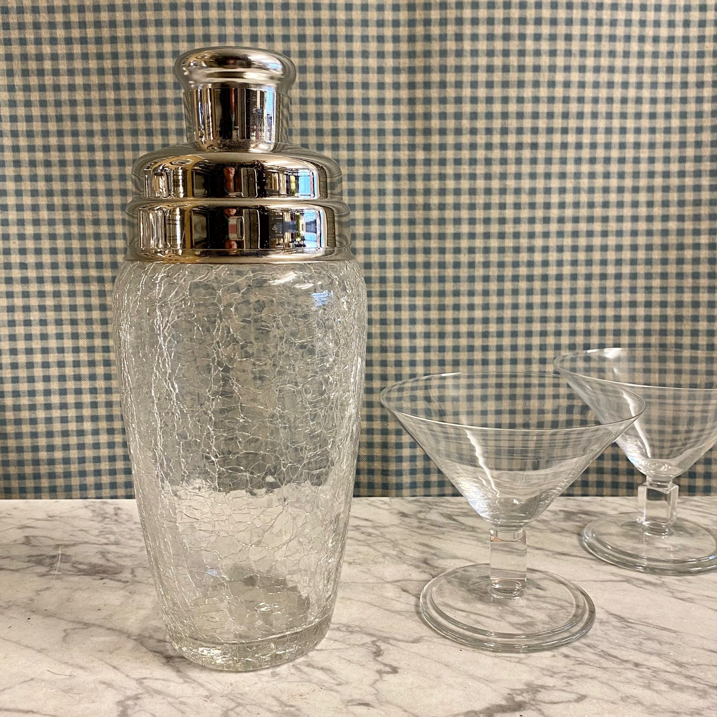 U17 VINTAGE MID CENTURY CRACKLED GLASS SILVER PLATED COCKTAIL SHAKER