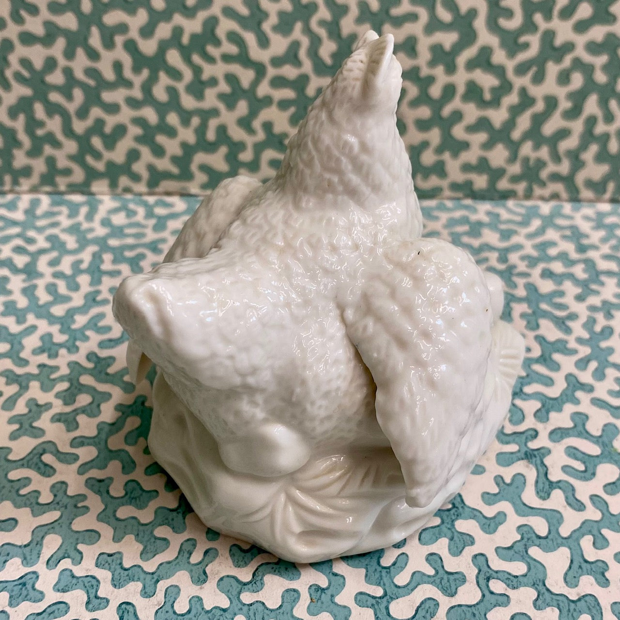 Porcelain Hen With Her Chicks  G159