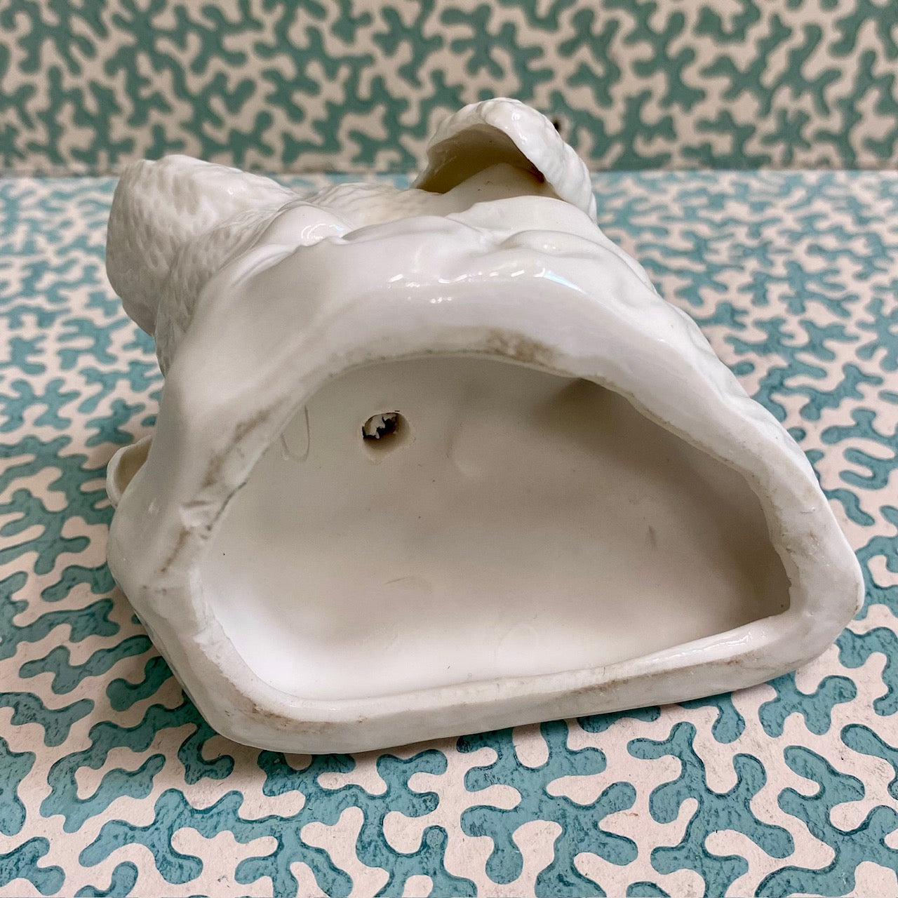 Porcelain Hen With Her Chicks  G159