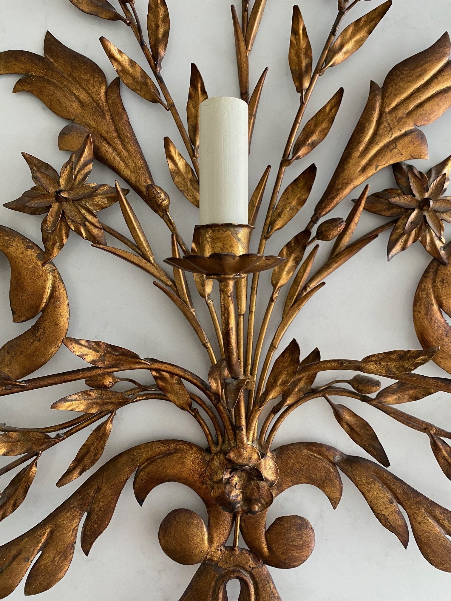 STUNNING SINGLE LARGE FRENCH GILT WALL LIGHT