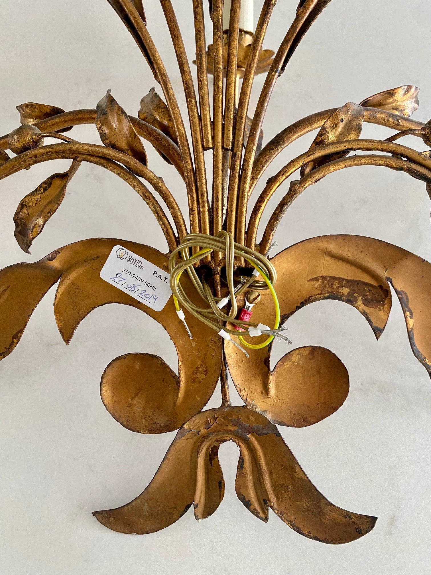 STUNNING SINGLE LARGE FRENCH GILT WALL LIGHT