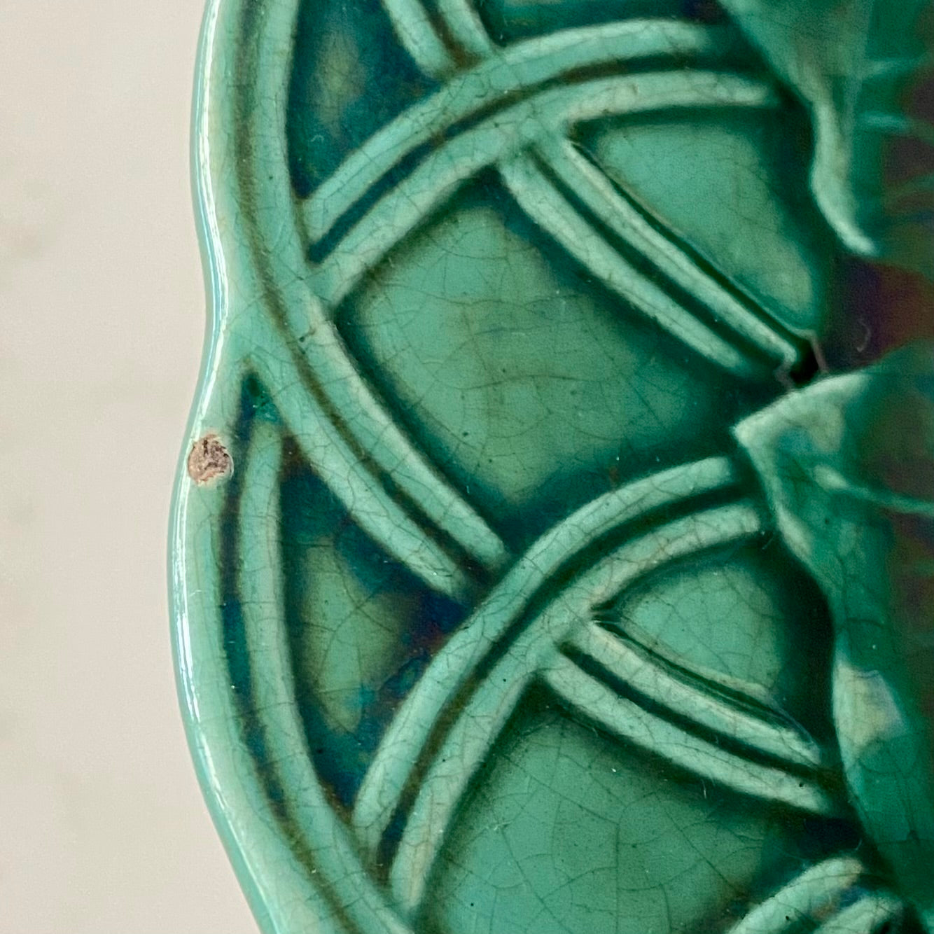 ANTIQUE GREEN LEAF & BASKETWEAVE TAZZA FRUIT STAND