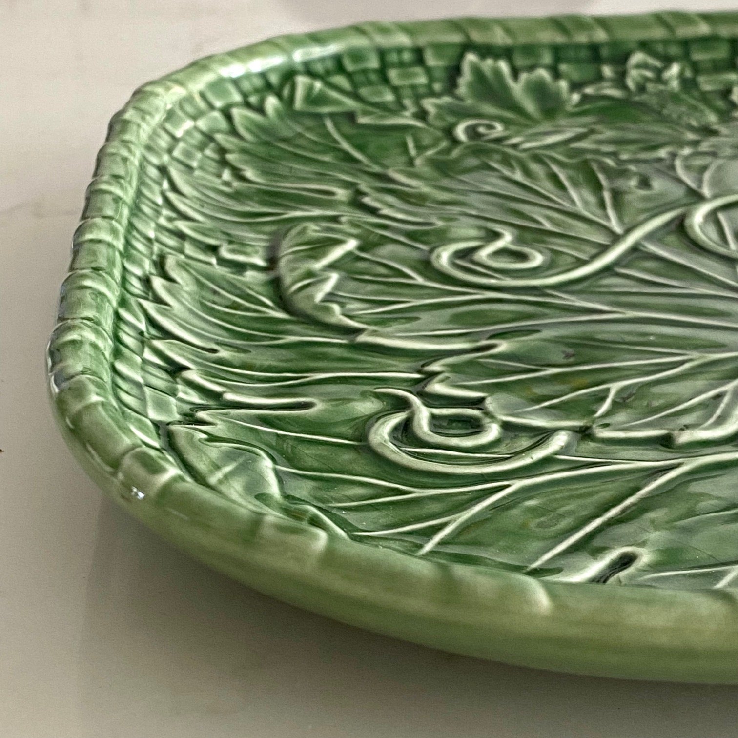 X34 VINTAGE BORDALLO PINHEIRO LARGE GREEN LEAF SERVING PLATTER