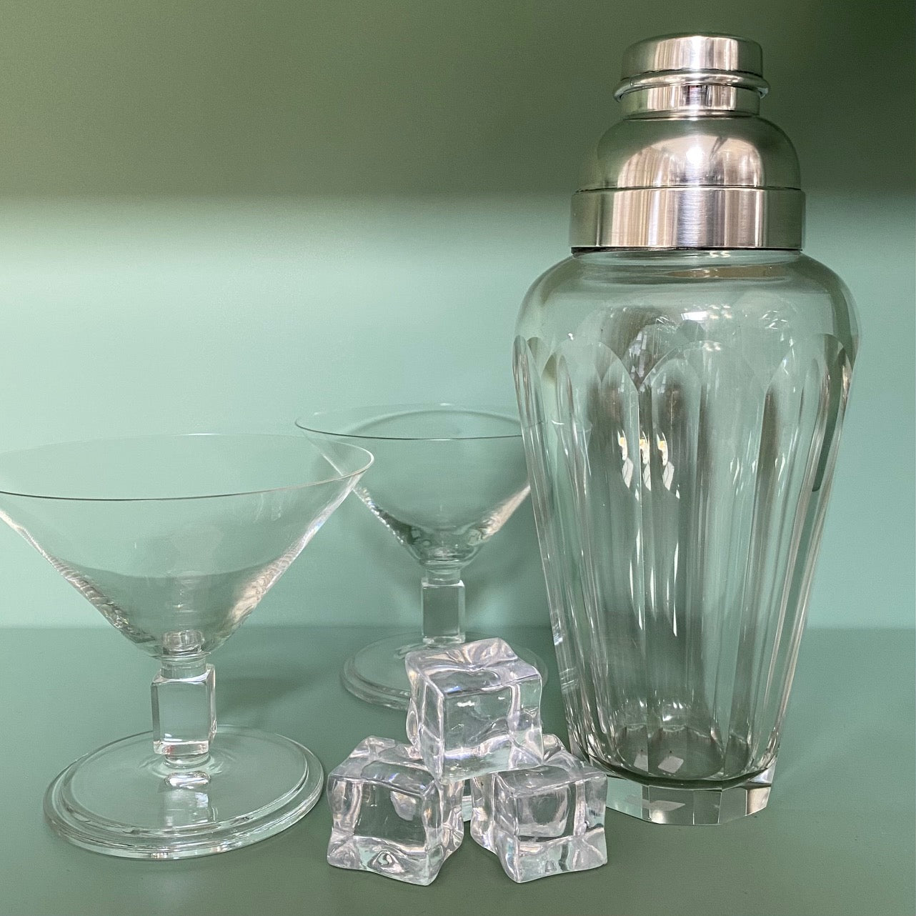 Crystal Cocktail Shaker with Silver Plated Lid  G164
