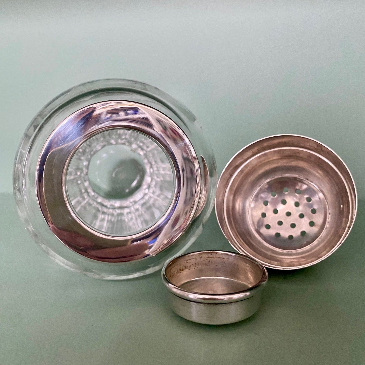 Crystal Cocktail Shaker with Silver Plated Lid  G164
